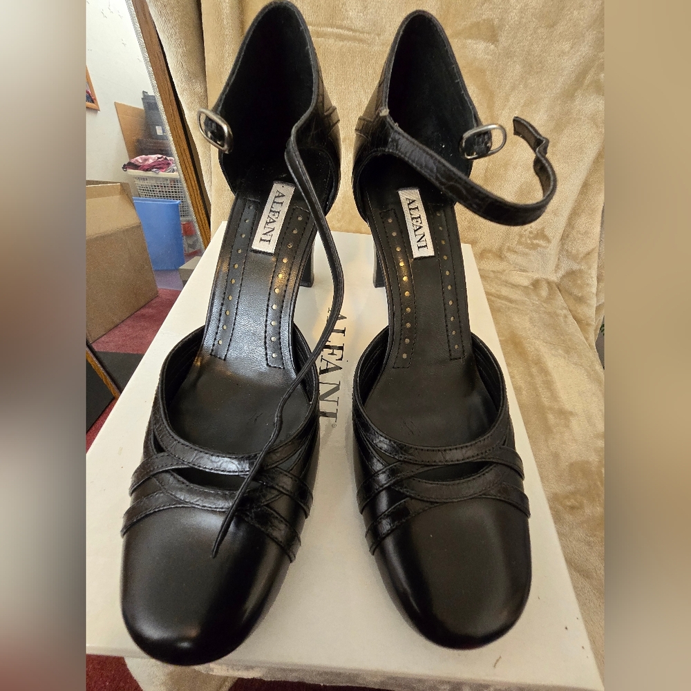 Alfani Black Heeled Pumps (Size 6.5)